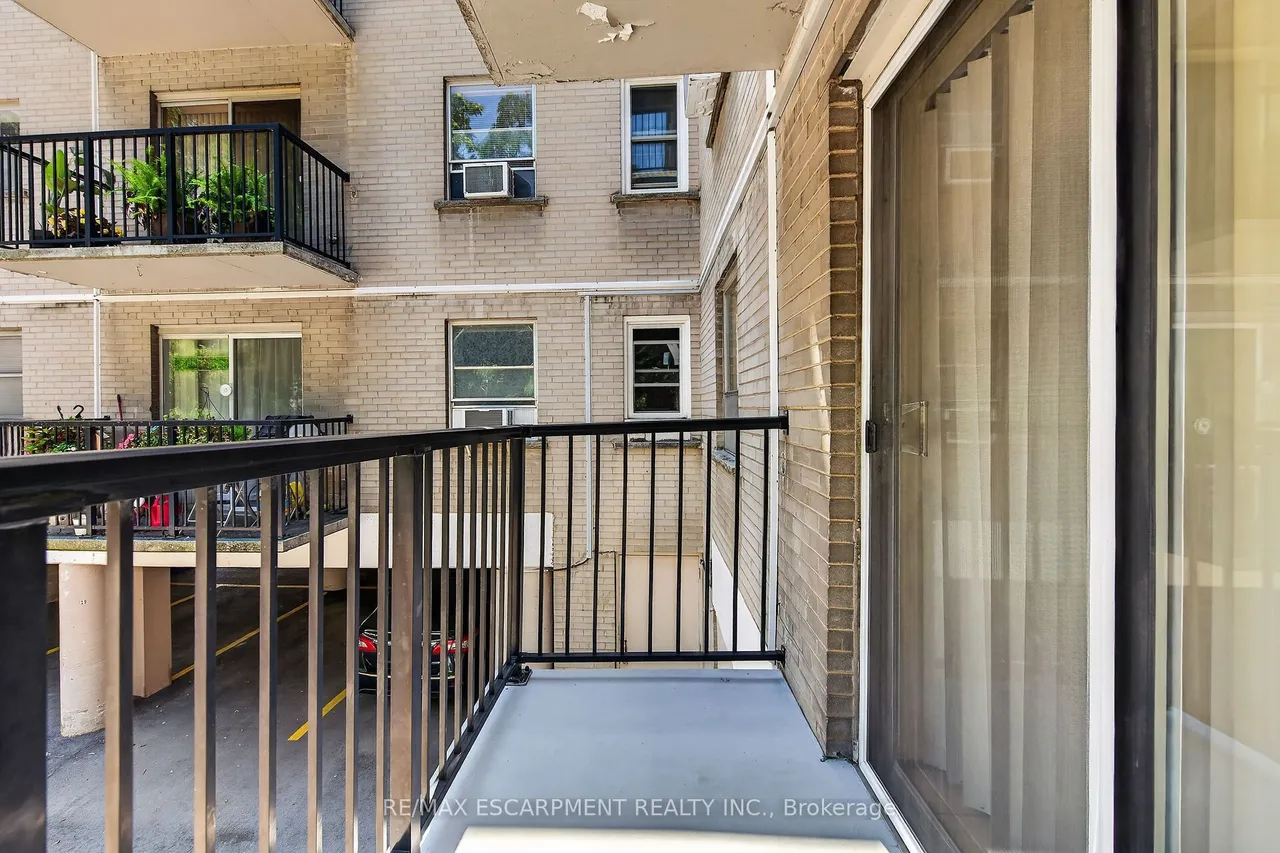 40 Robinson Street — photo 33