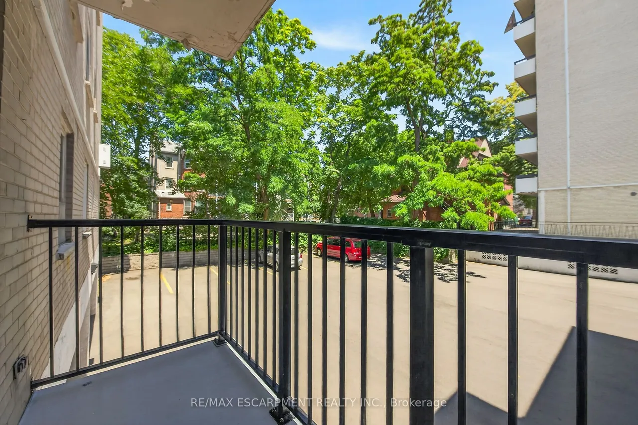 40 Robinson Street — photo 32