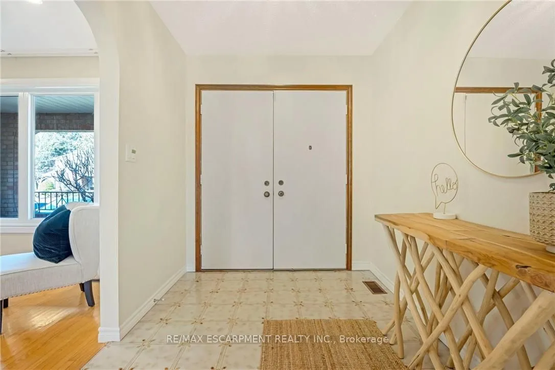 36 Skylark Drive — photo 2