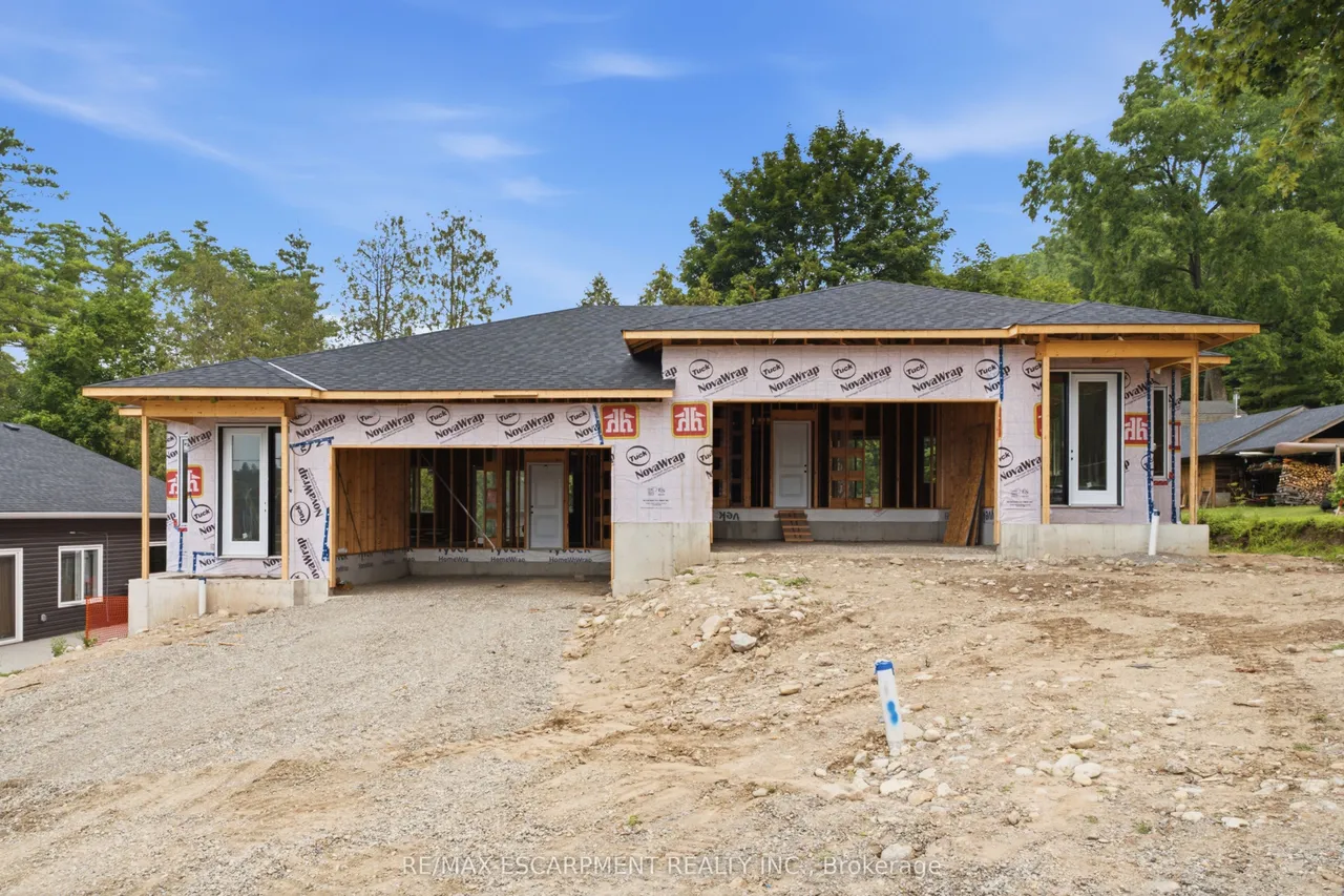 63 LAUREL Street — photo 2