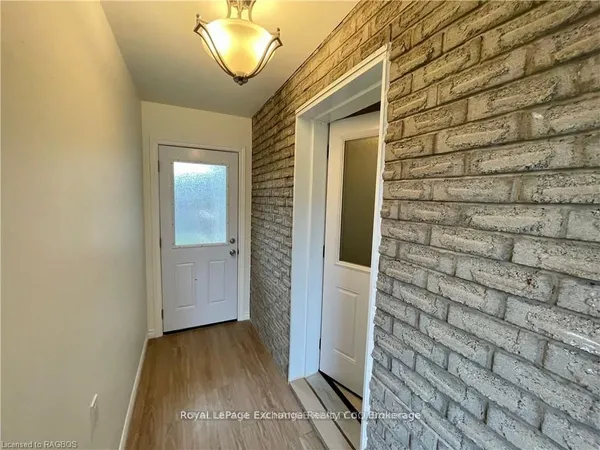 792 Mackendrick Drive — photo 2