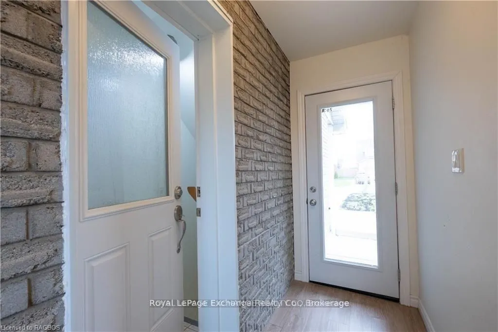 792 Mackendrick Drive — photo 3
