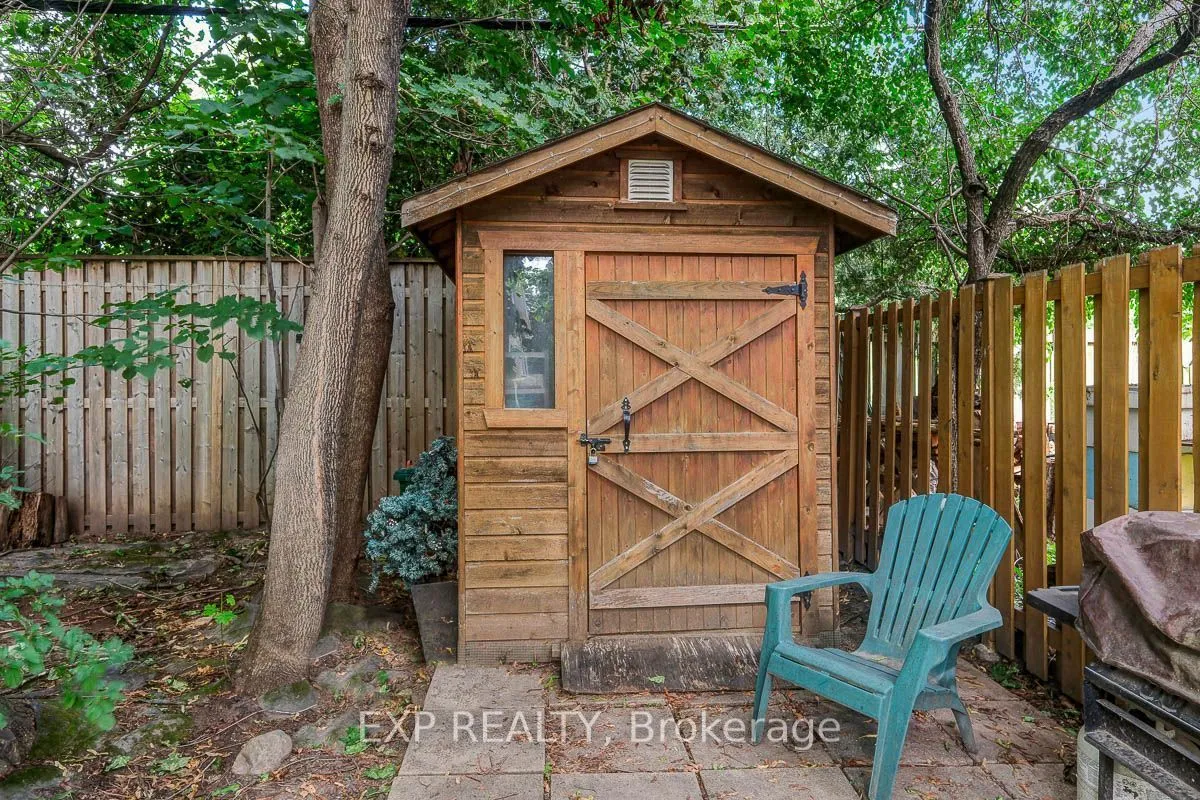 1473 Chomley Crescent — photo 46
