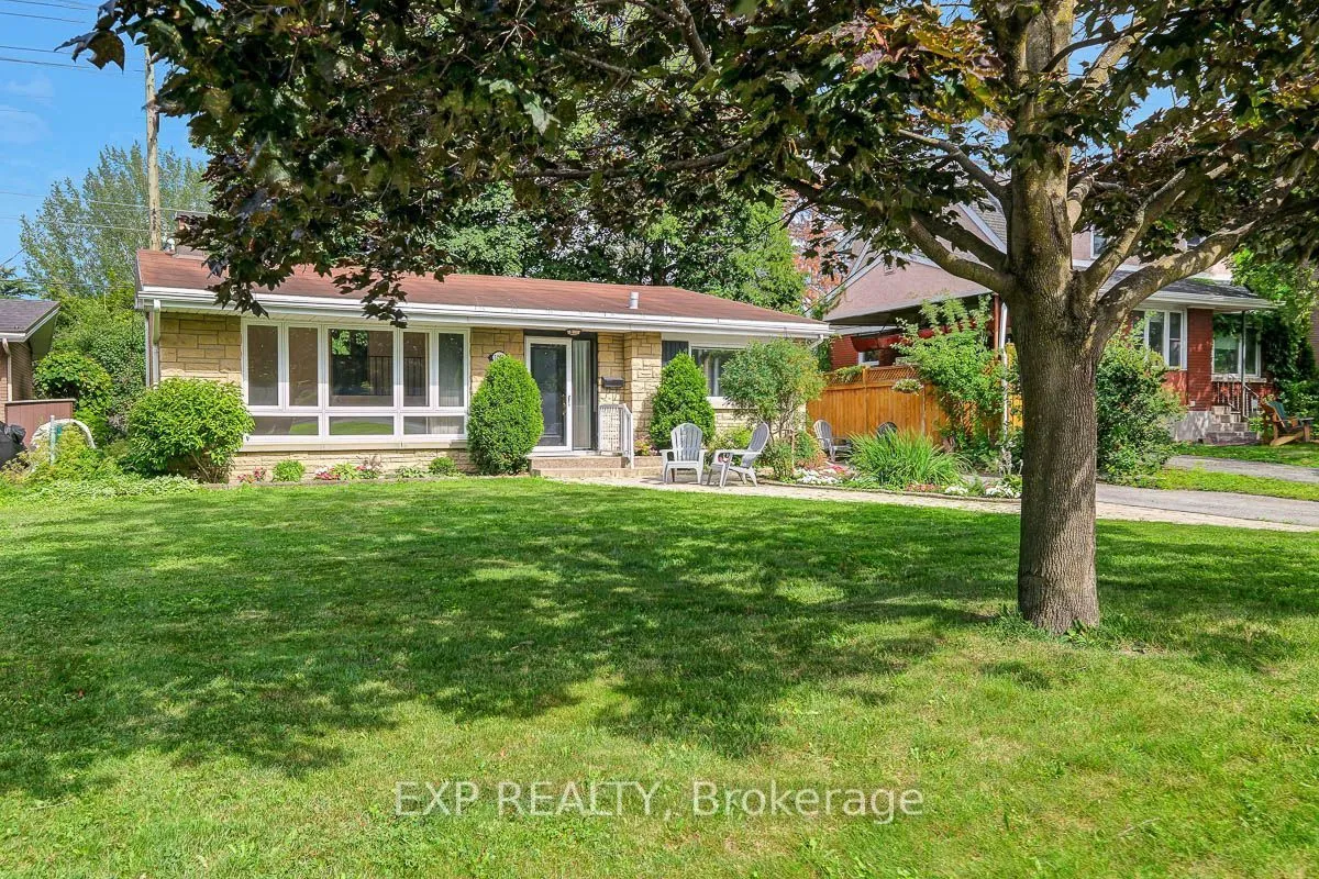 1473 Chomley Crescent — photo 3