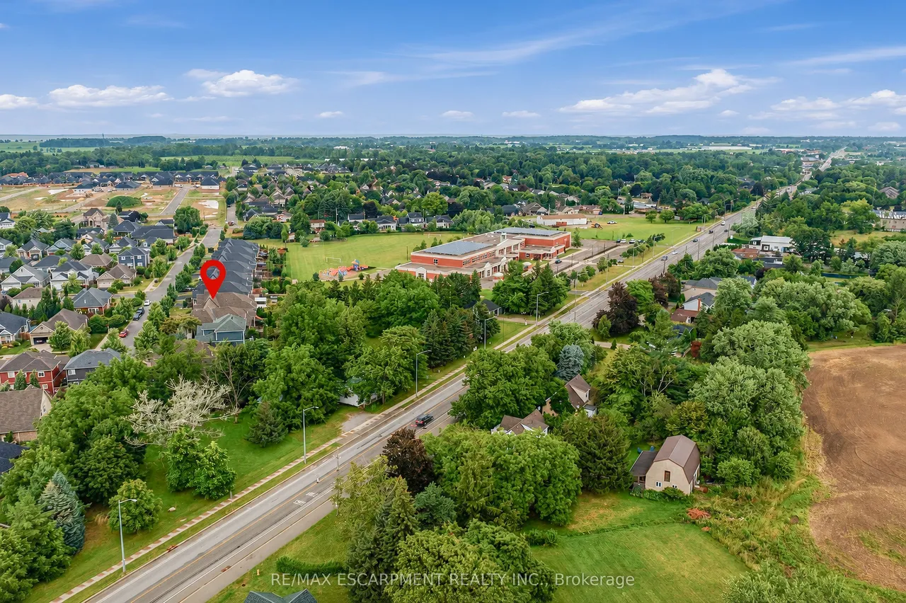 33 Pierpoint Drive — photo 30
