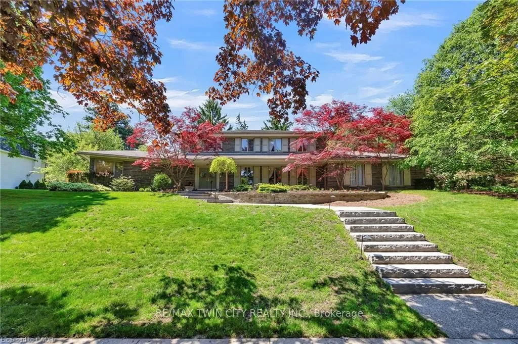 61 Huntley Crescent