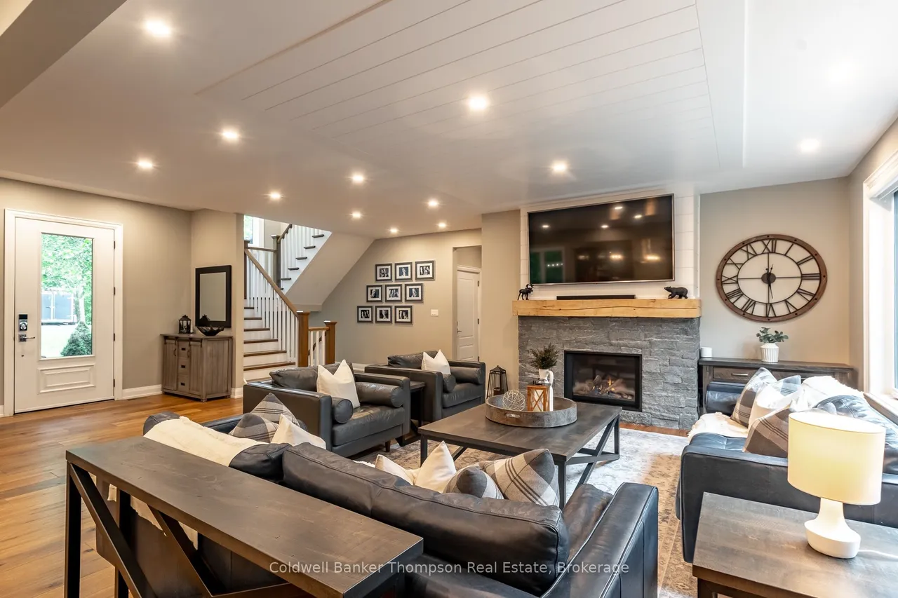 1183 Walker's Glenn Crescent — photo 3