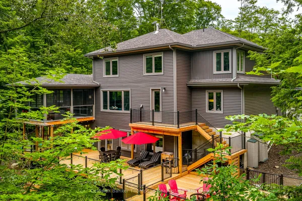 1183 Walker's Glenn Crescent