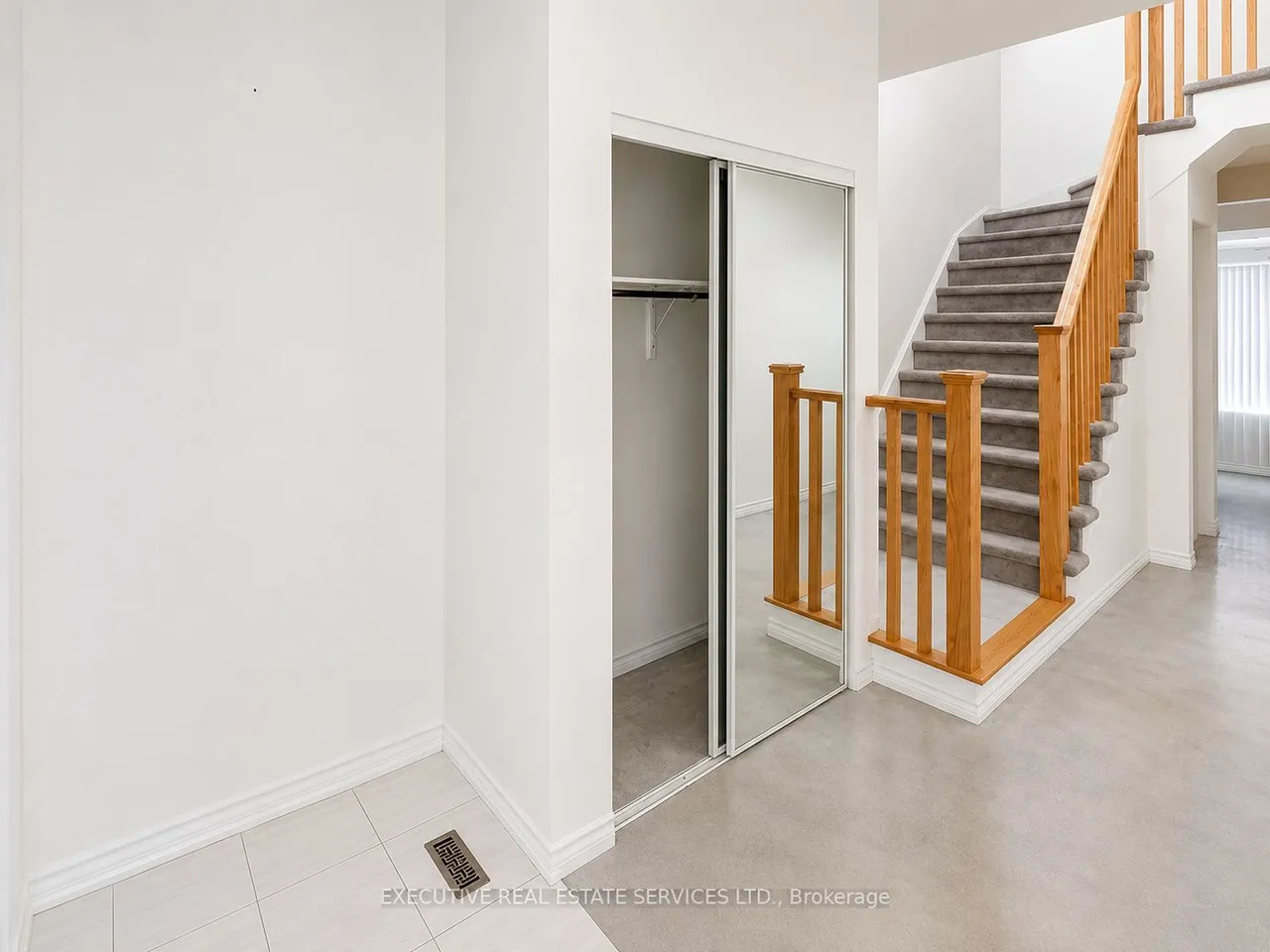 129 Seeley Avenue — photo 3