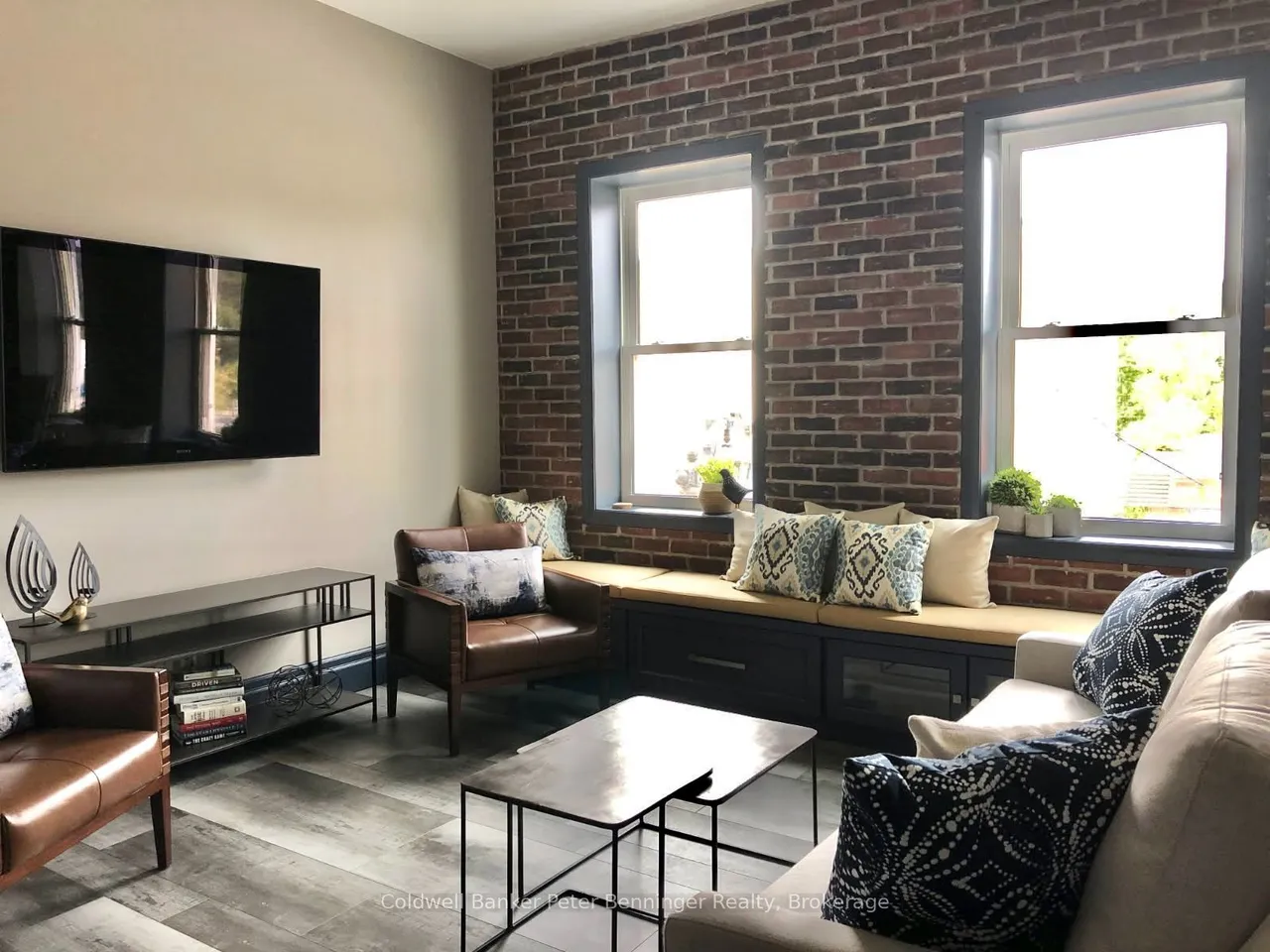 411-413 Durham Street E — photo 2