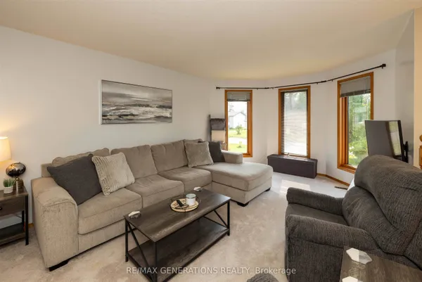 2446 Caspian Street — photo 2