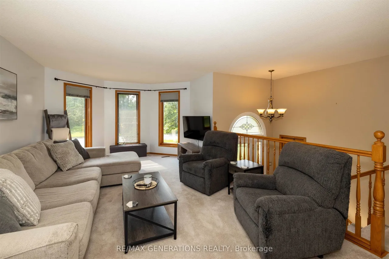 2446 Caspian Street — photo 3