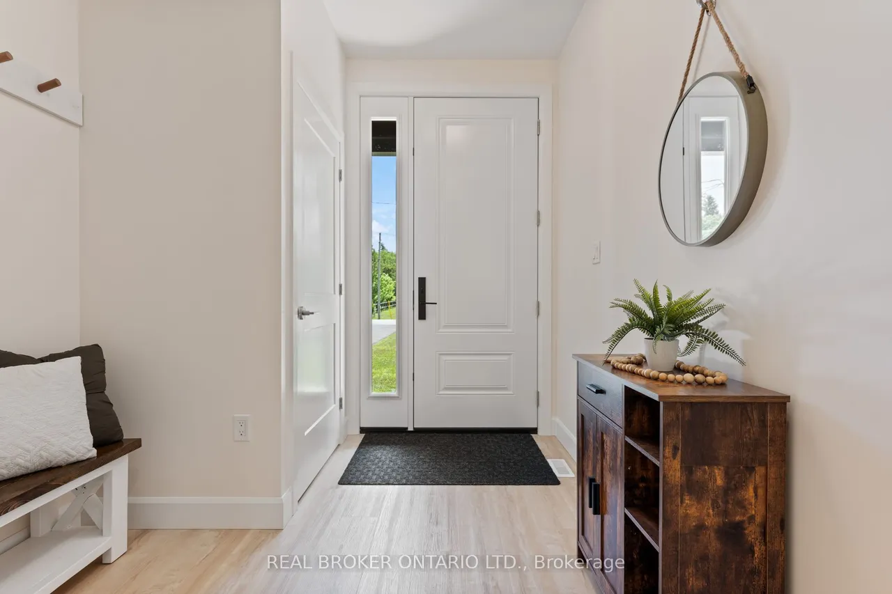 1463 Norfolk County Road 21 — photo 2
