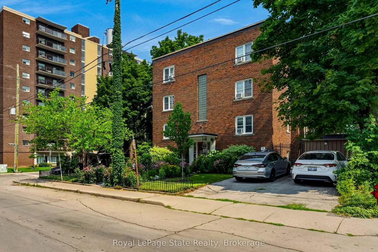 60 Robinson Street — photo 3