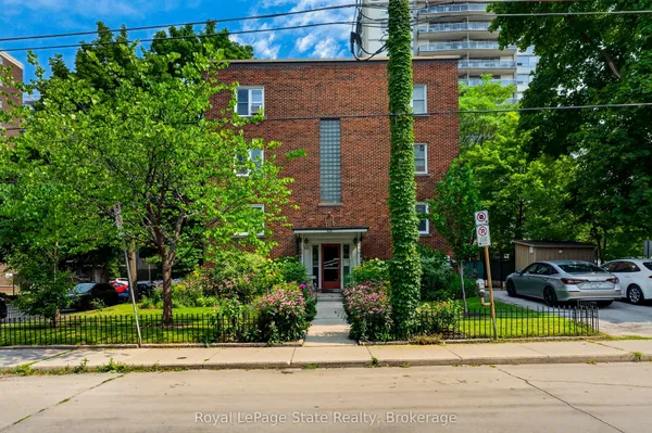 60 Robinson Street