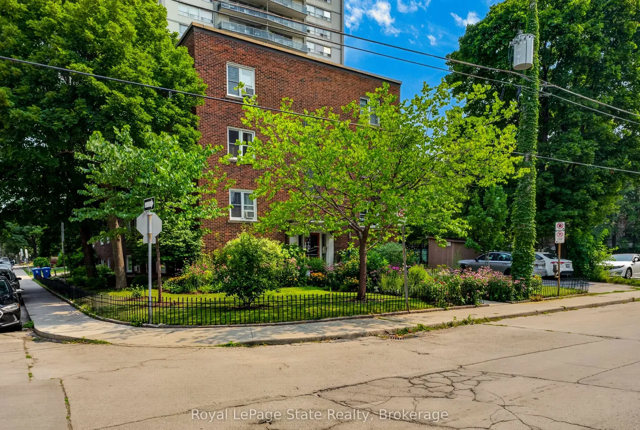 60 Robinson Street — photo 2