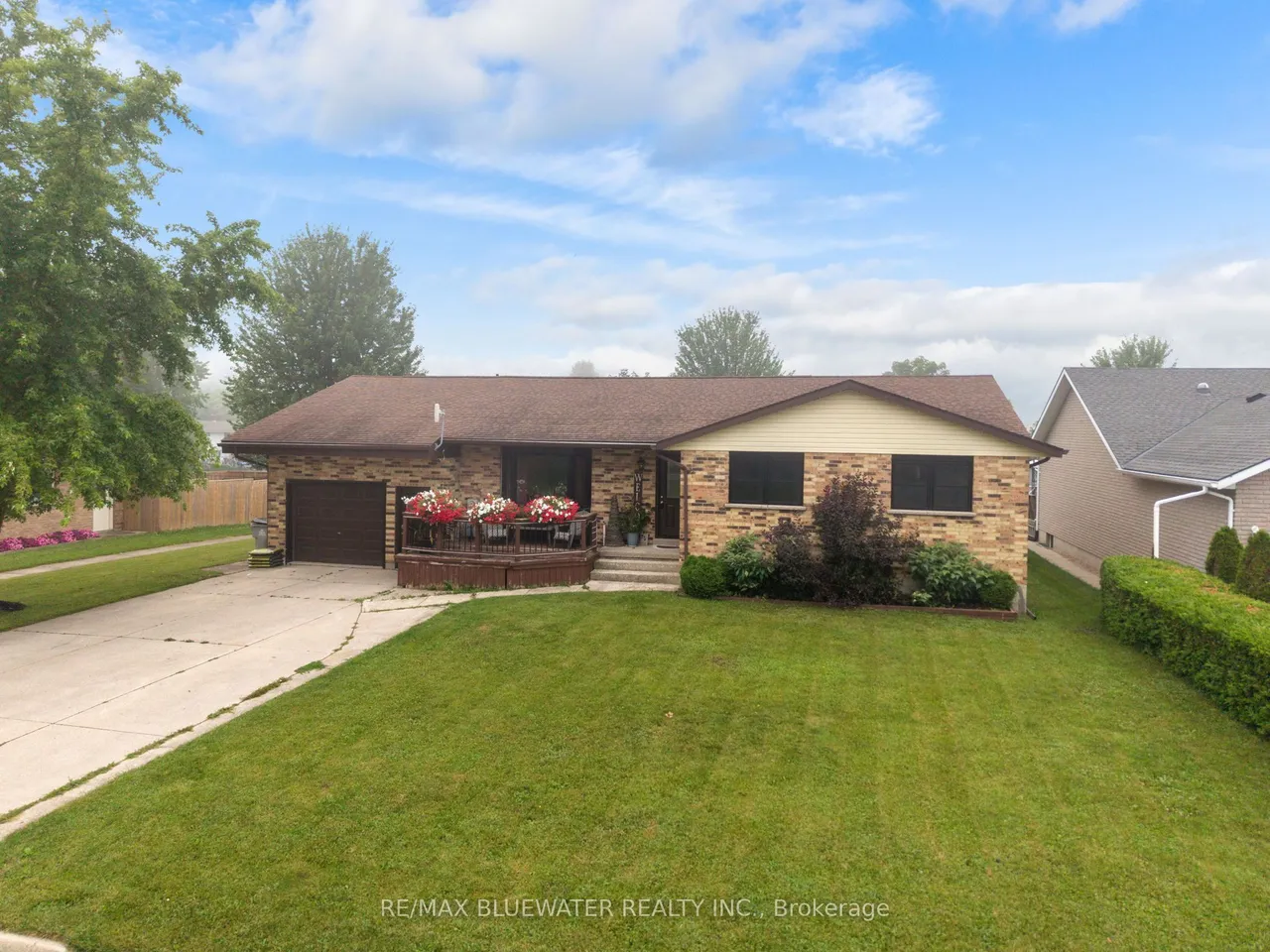 210 Hill Street — photo 43