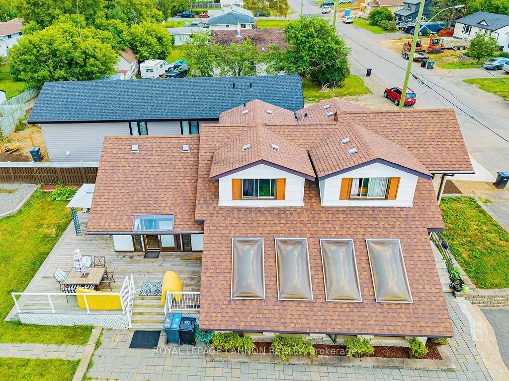 88 Carl Ave. — photo 3