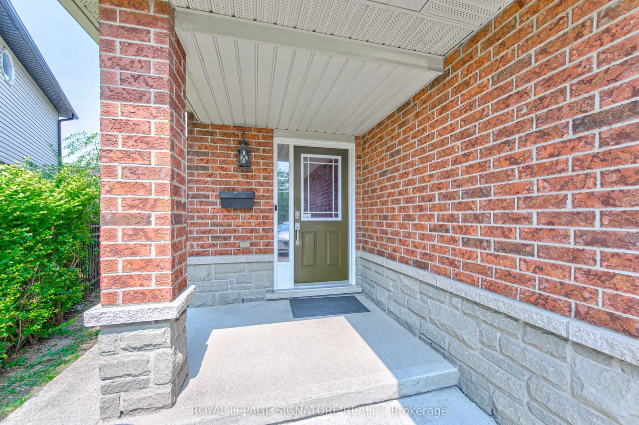 270 Springvalley Crescent — photo 3
