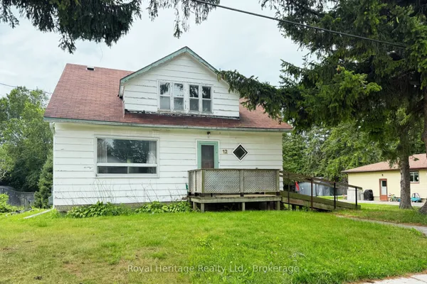 12 Dufferin Street — photo 2