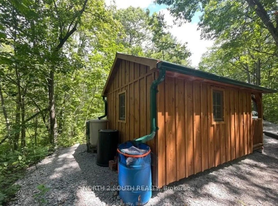 1203 Honey Harbour Road W — photo 3