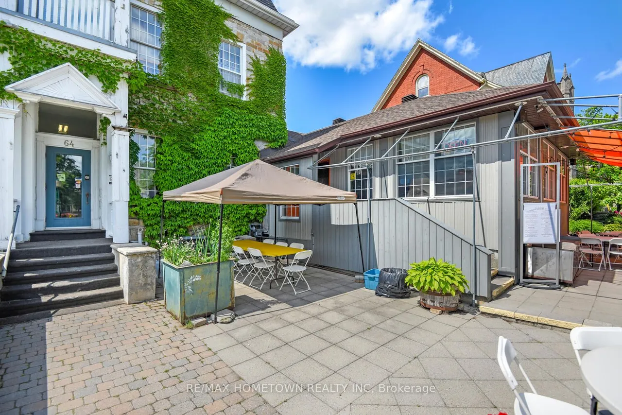 64 King Street E — photo 3