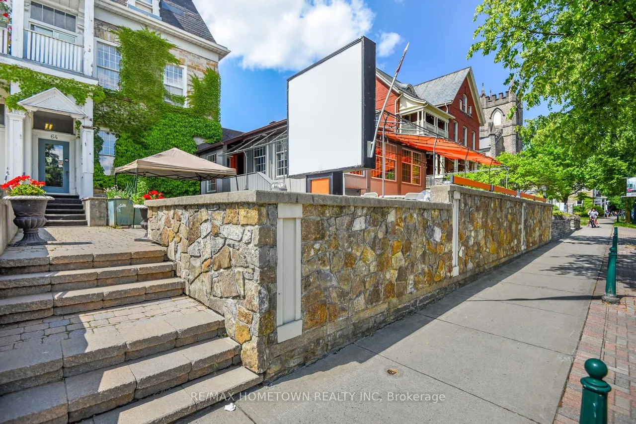 64 King Street E