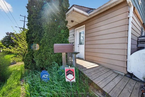 614 Waterloo Street — photo 2