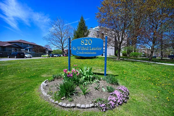 820 Laurier Boulevard, Unit 205