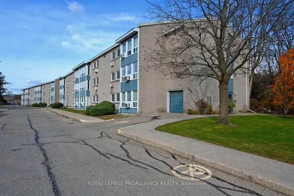 820 Laurier Boulevard, Unit 205 — photo 2