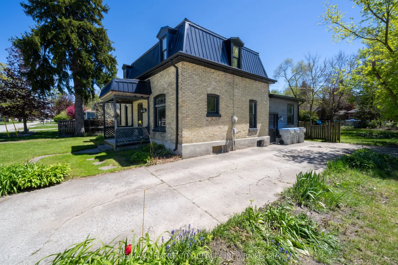 240 Maitland Street — photo 23