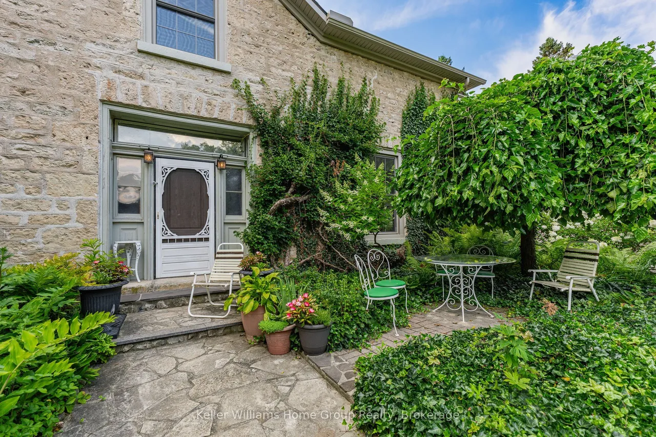 768 Bon Accord Street — photo 3