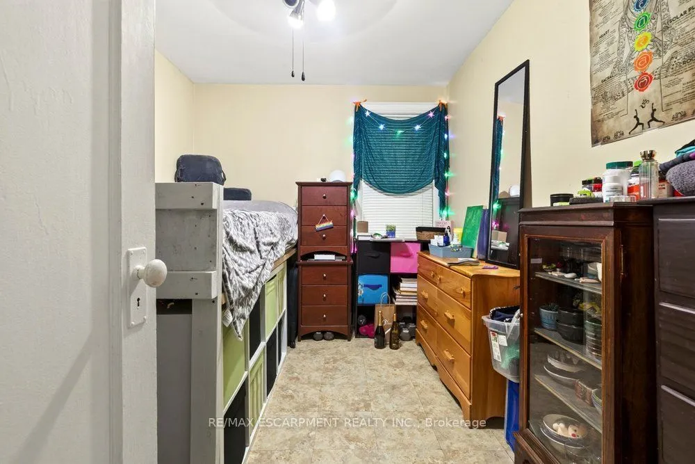 66 Queen Street S — photo 11