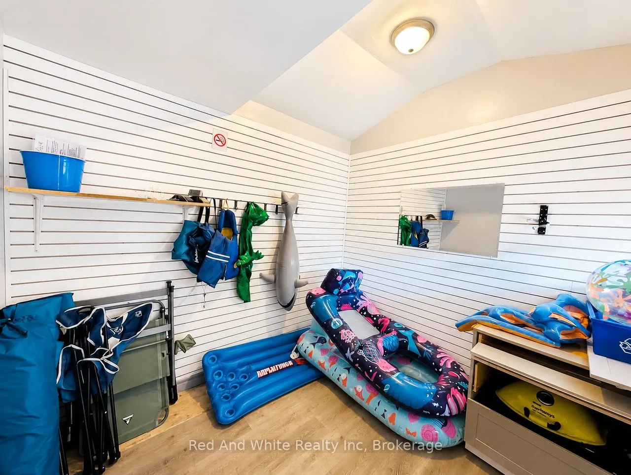450 East 42nd Street — photo 48