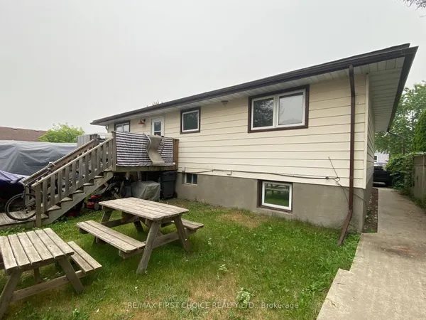 218 Powley Street — photo 2