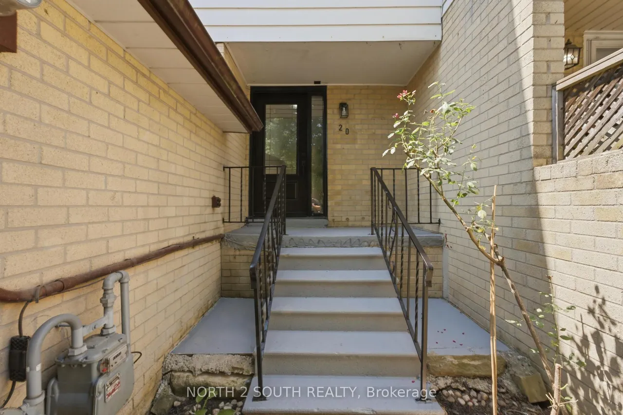 20 Gledhill Crescent — photo 3