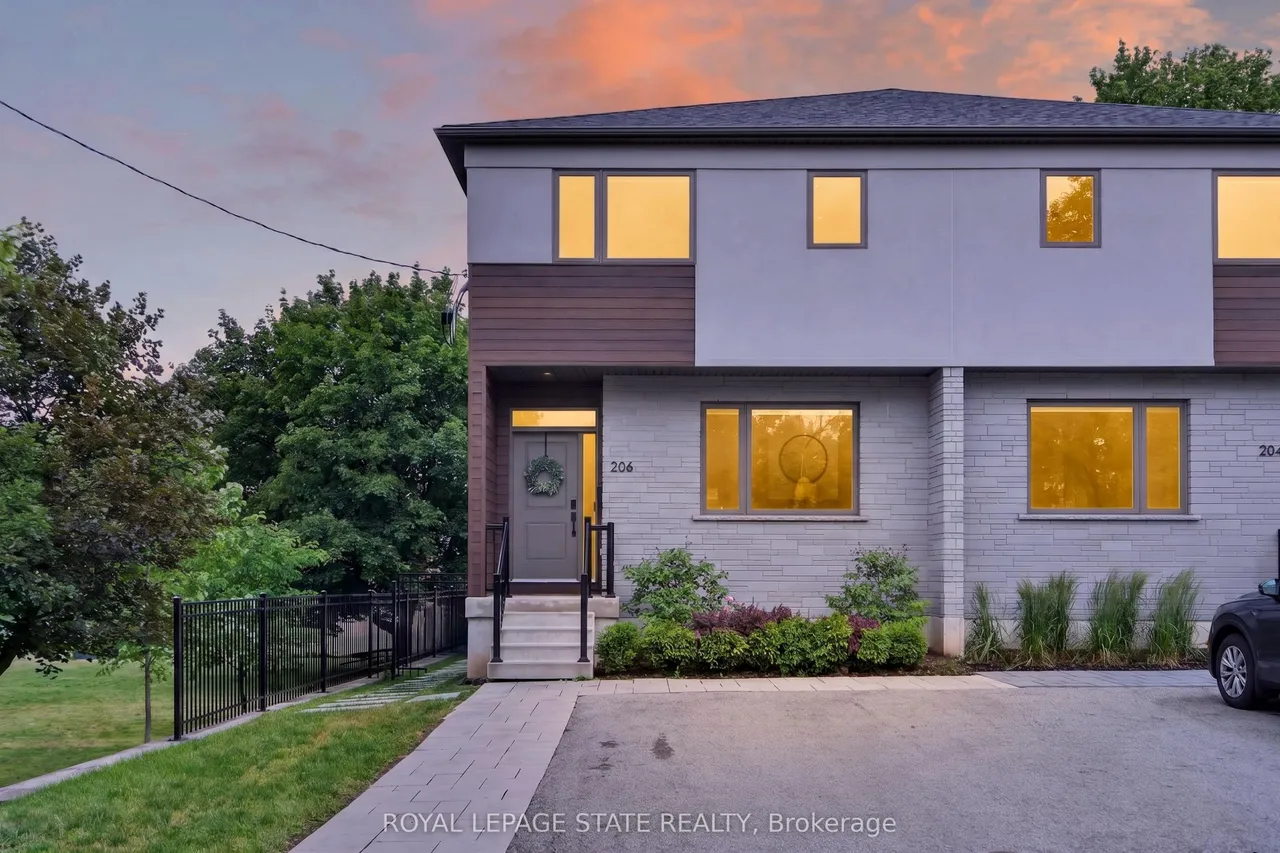 206 Canada Street