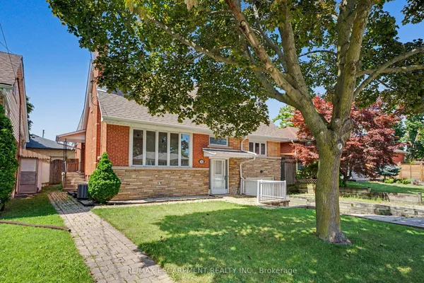 100 Hardale Crescent — photo 2