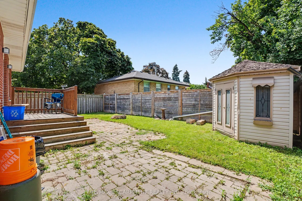 100 Hardale Crescent — photo 35