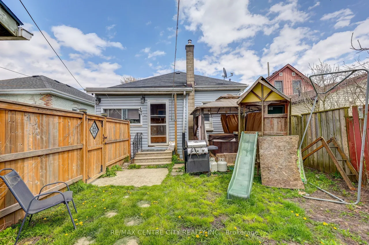 88 Flora Street — photo 34