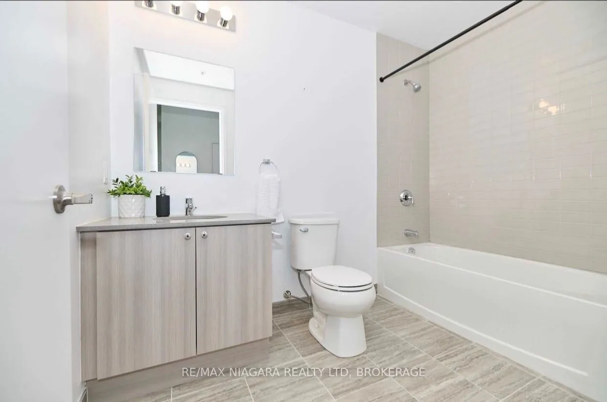 7711 Green Vista Gate — photo 13