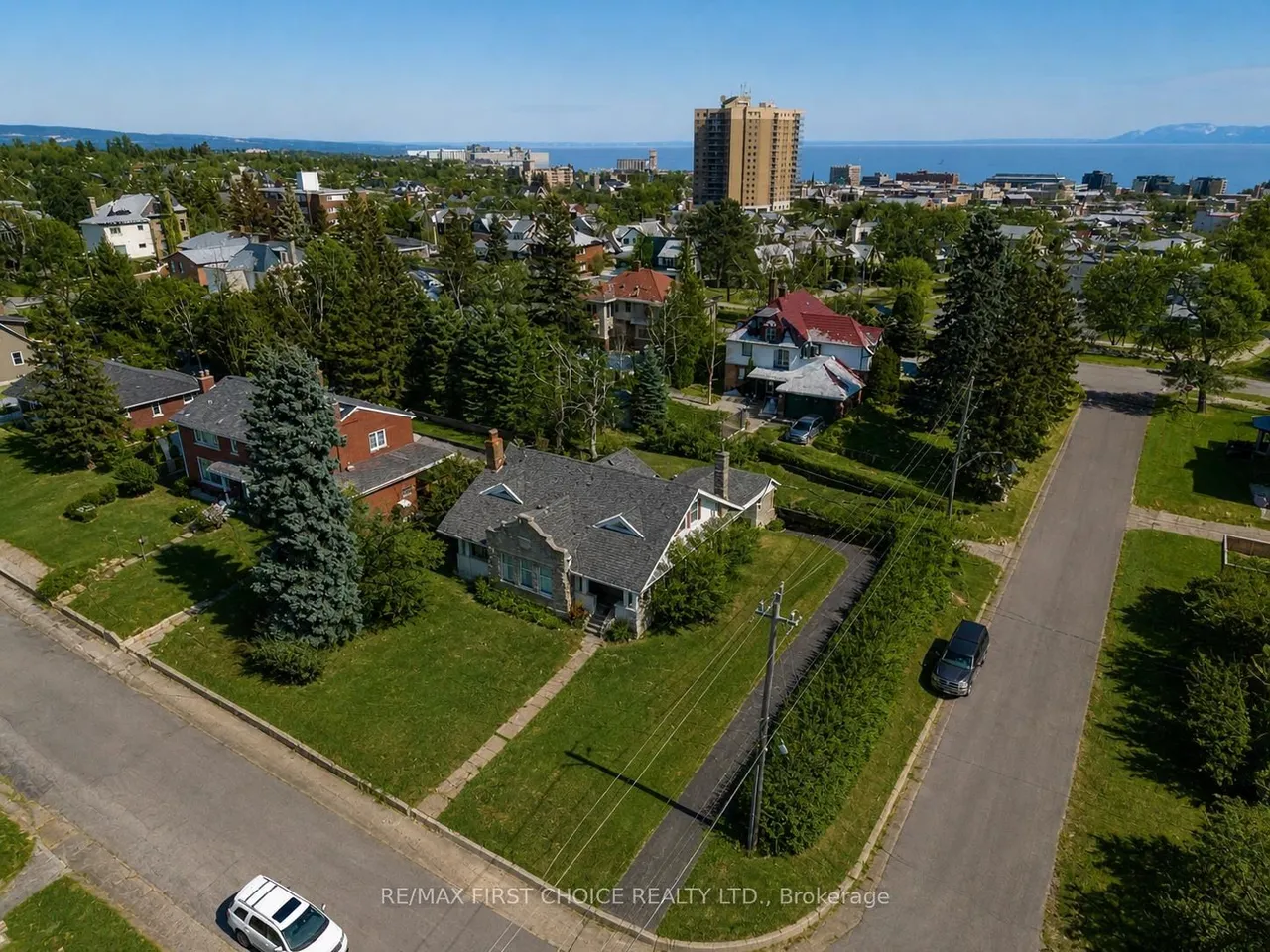 43 Summit Avenue — photo 3