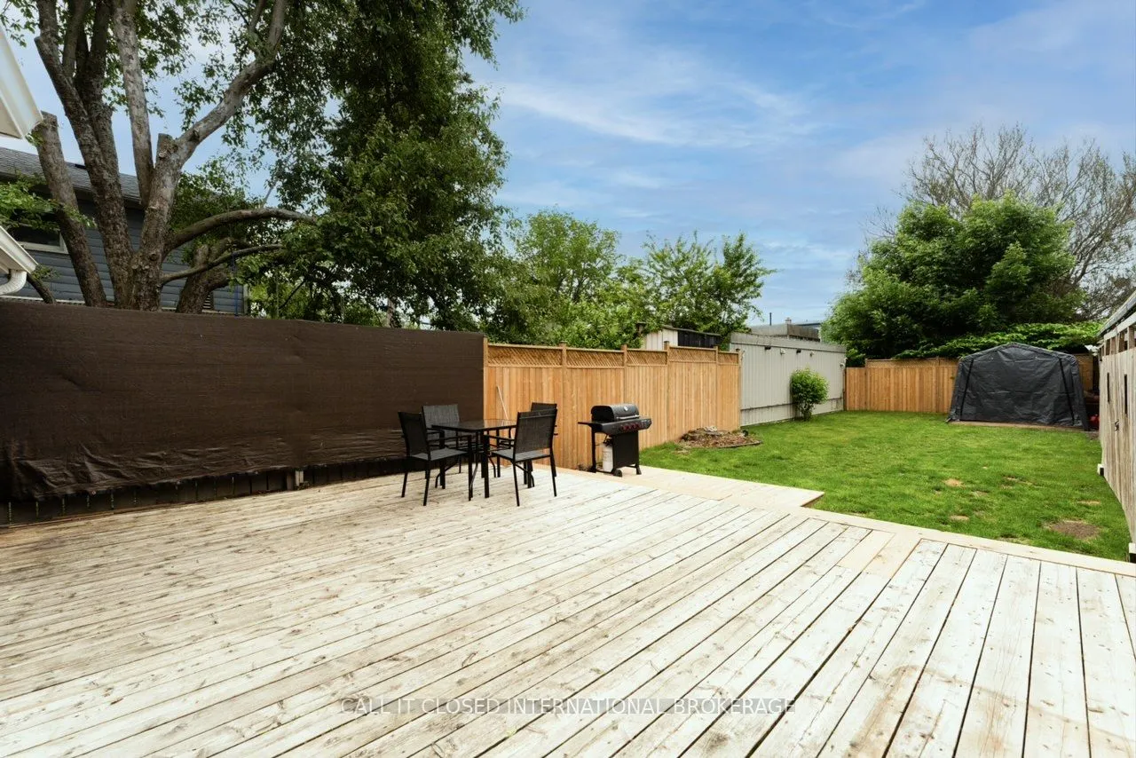 326 Smith Street — photo 25
