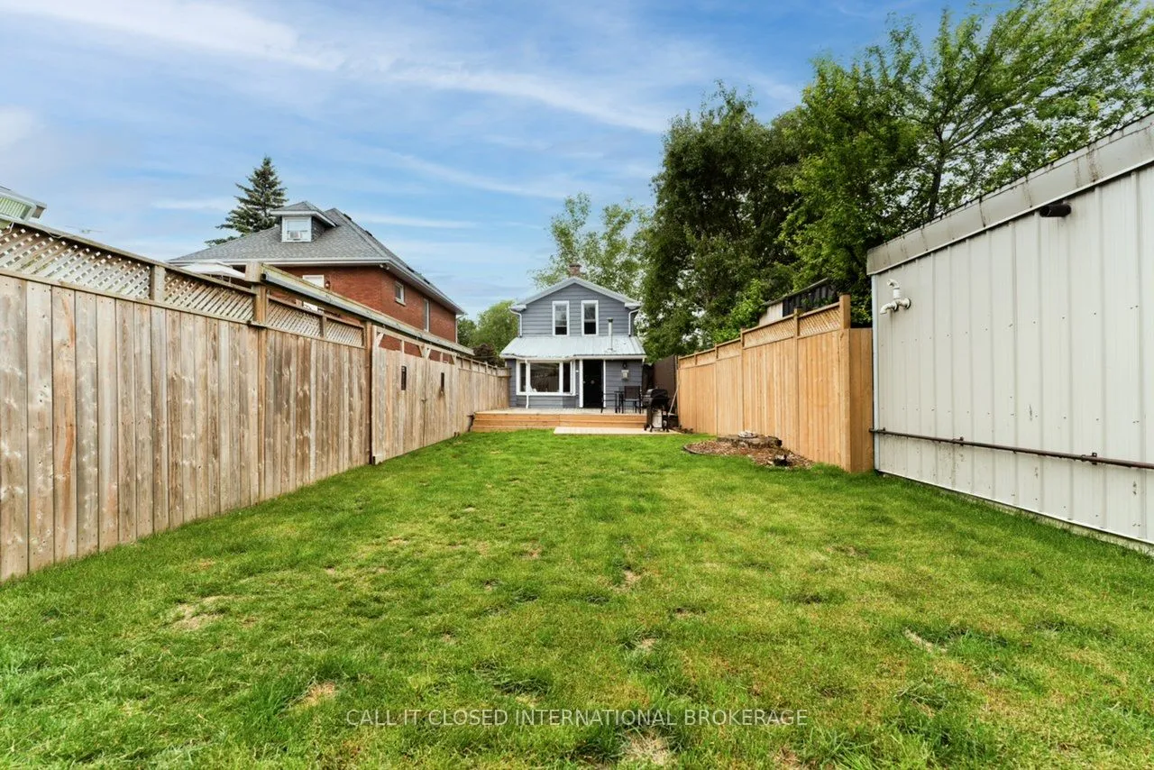326 Smith Street — photo 26