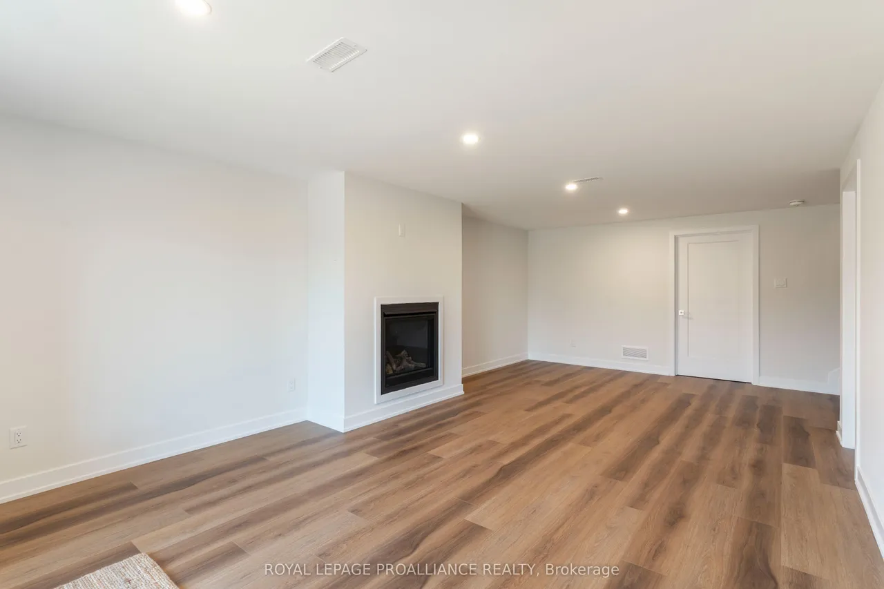1086 Moore Street — photo 44