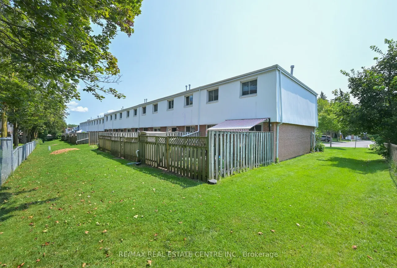 325 William Street — photo 28