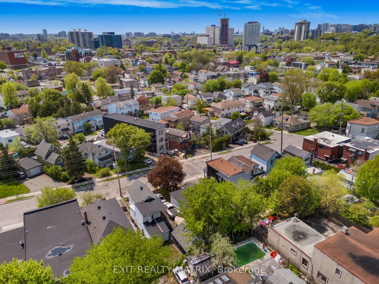 261 Montfort Street — photo 36