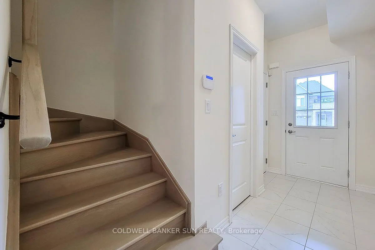 82 Pinot Crescent — photo 3