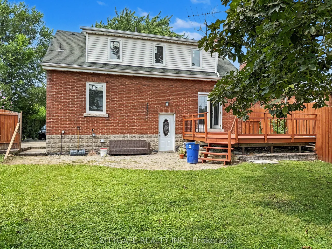 687 Upper James Street — photo 15