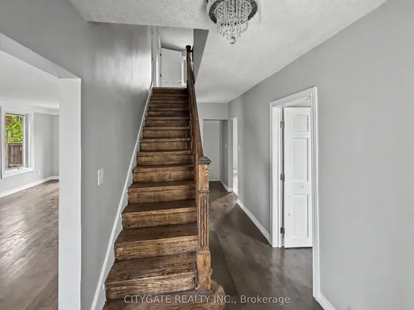 687 Upper James Street — photo 2